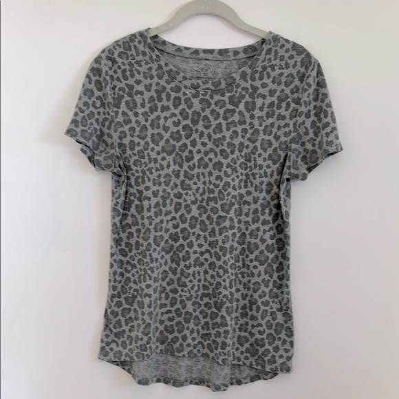 Zoe + Liv Gray Fitted Short Sleeve Tee - Picture 1 of 4